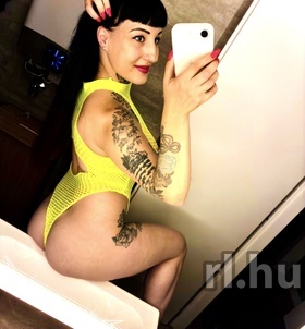 Nikol P�cs escort girls