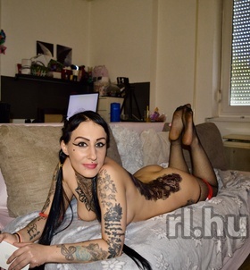 Nikol Pécs escort Mädchen