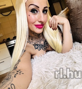 Nikol Pécs escort Mädchen