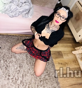 Nikol Pécs escort girls