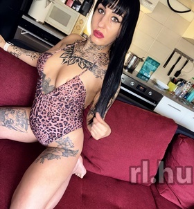 Nikol Pécs escort Mädchen