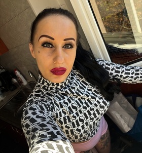 Nikol_Exclusive (29 éves) - Telefon: +36 70 / 154-0367 - Dunaújváros