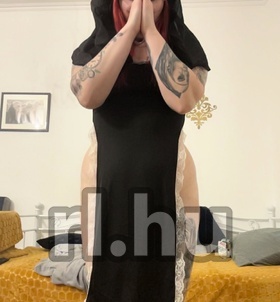 Nina Pécs escort Mädchen