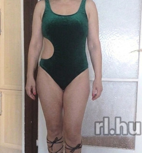 Nina (20 éves) - Telefon: +36 70 / 781-9469 - Győr