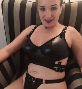 Noémi (24 éves) - Telefon: +36 30 / 716-5877 - Budapest, XIV