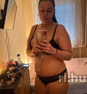 Nóra (40 éves) - Telefon: +36 30 / 570-5051 - Debrecen