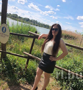Sz�kesfeh�rv�r, Panni 06304475340
