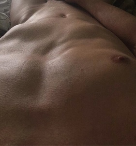 Peti (20+ éves) - Telefon: +36 30 / 537-1571 - Miskolc