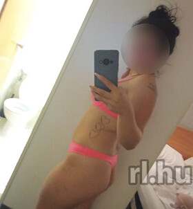 Rebeka (24 éves) - Telefon: +36 20 / 209-4057 - Budapest, VIII