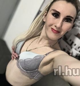 Rebeka20 (22 éves) - Telefon: +36 30 / 769-9910 - Budapest, VII