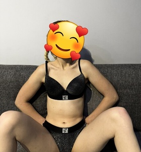 Rebeka20 (22 éves) - Telefon: +36 30 / 769-9910 - Budapest, XIX