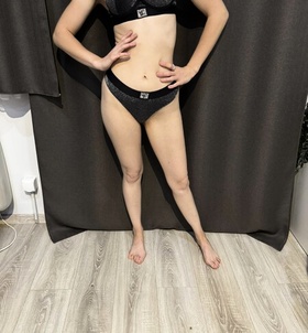 Rebeka20 (22 éves) - Telefon: +36 30 / 769-9910 - Budapest, XIX