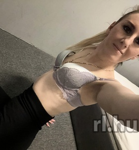 Rebeka20 (22 éves) - Telefon: +36 30 / 769-9910 - Budapest, VII