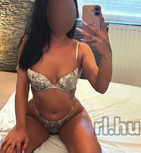 Redzsi Siófok escort Mädchen