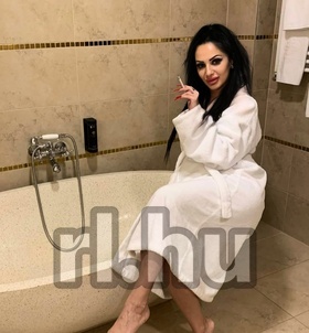 Budapest, Selina 06702171102