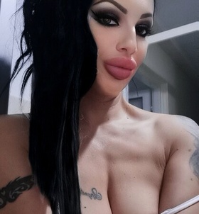 Debrecen, Selina 06702171102