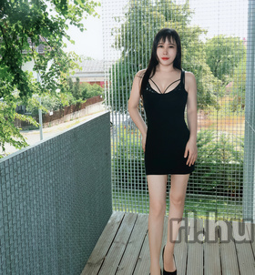 Selina (24 éves) - Telefon: +36 70 / 242-7453 - Szeged