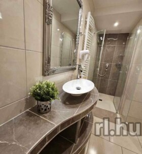 Budapest, Sex83 06705927788