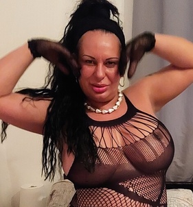 Simona Budapest szexpartner lányok