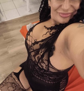 Budapest, Simona 06708813344