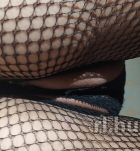 Sziszi (24 éves) - Telefon: +36 20 / 450-4632 - Abádszalók