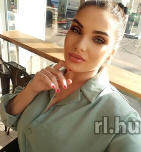 Szofi (30+ éves) - Telefon: +36 30 / 542-4950 - Budapest, VI