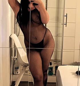 Szonja (25 éves) - Telefon: +36 20 / 803-0320 - Szeged