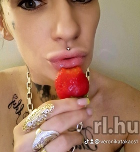 Veronika (34+ éves) - Telefon: +36 20 / 564-4017 - Budapest, V