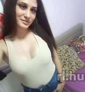 Viki (19+ éves) - Telefon: +36 30 / 601-6433 - Komló