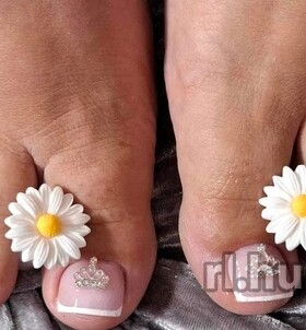 Viki (25+ éves) - Telefon: +36 70 / 216-6230 - Veszprém