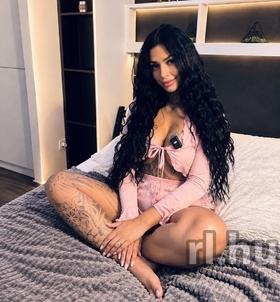 Virág Budapest escort Mädchen