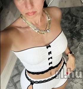 Virág Esztergom escort Mädchen