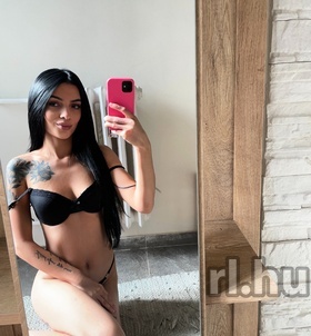 Zoé Debrecen escort girls