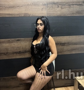 Zoé Debrecen escort girls