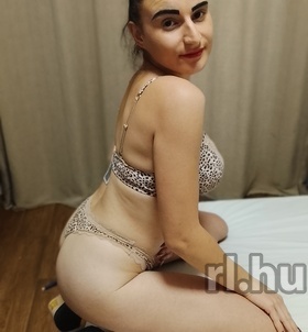 Zsanett (23 éves) - Telefon: +36 30 / 435-0475 - Sopron