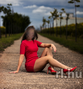 Zsanett (34 éves) - Telefon: +36 70 / 532-5656 - Budapest