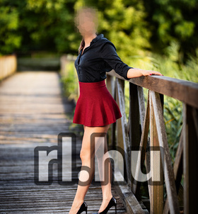 Zsanett (34 éves) - Telefon: +36 70 / 532-5656 - Budapest