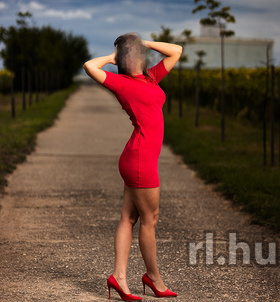 Zsanett (34 éves) - Telefon: +36 70 / 532-5656 - Budapest