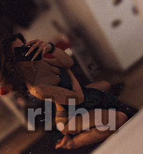 Zsófi (19 éves) - Telefon: +36 20 / 438-8489 - Pécs