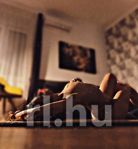 Zsófi (19 éves) - Telefon: +36 20 / 438-8489 - Pécs