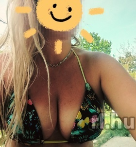 Zsófi Budapest Erotische Massage Mädchen