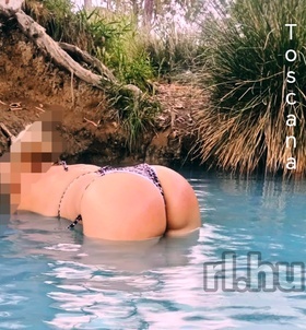 Zsófi Budapest Erotische Massage Mädchen