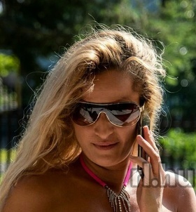 Zsófi Budapest Erotische Massage Mädchen